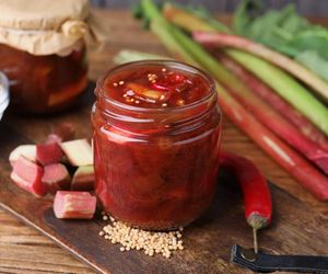 Przetwory z rabarbaru - 11+ najlepszych pomysłów na rabarbar na zimę do słoików 