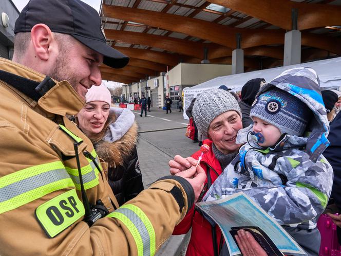 Podkarpaccy strażacy angażują się w pomoc humanitarną [GALERIA]