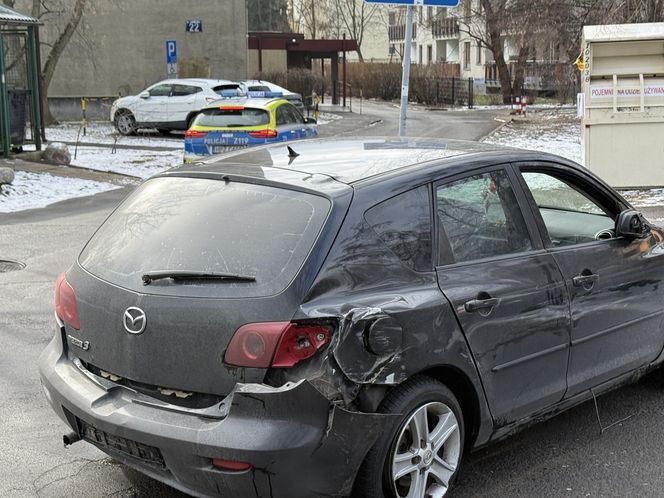  Podczas pościgu w Warszawie zderzyli się z nauką jazdy. Policjanci z Łodzi próbowali zatrzymać Gruzinów. „Czynności trwają”