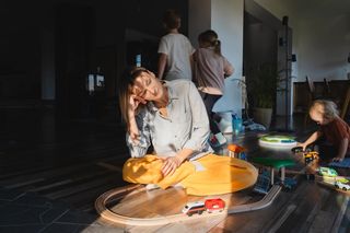 Chaos w domu i poczucie przytłoczenia? To mogą być objawy ADHD u dorosłych