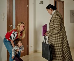 	Na Wspólnej odc 4025. Renata (Marta Jankowska), urzędniczka (Katarzyna Dworak), Zosia (Julia Horyń)