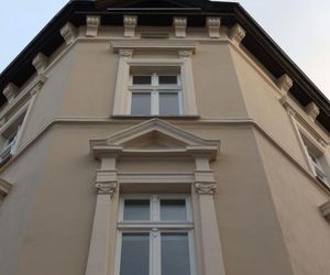 Podczas remontu odkryto niedwuznaczny napis sprzed 100 lat. Mówi wprost o tym, działo się w kamienicy w międzywojniu