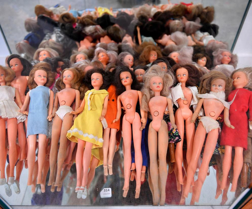 Największa kolekcja lalek Barbie na aukcji. Najdroższe nawet za 400 euro