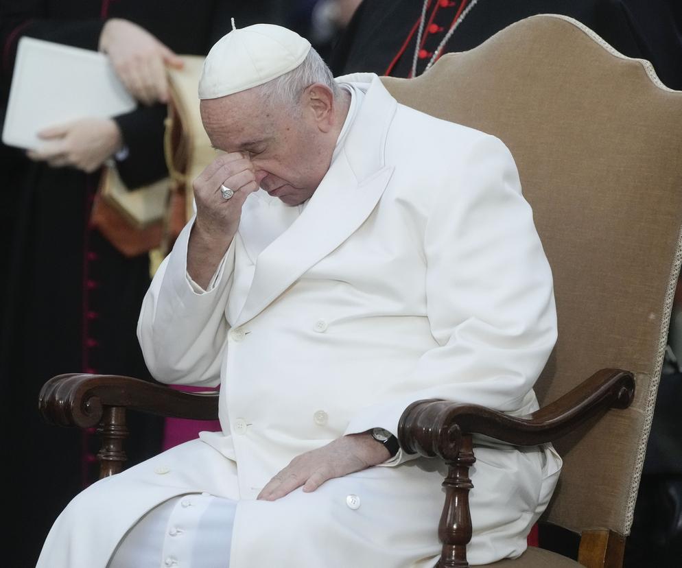 Papież Franciszek nie mógł powstrzymać łez modląc się za Ukrainę. Wielki ból. Porażka ludzkości