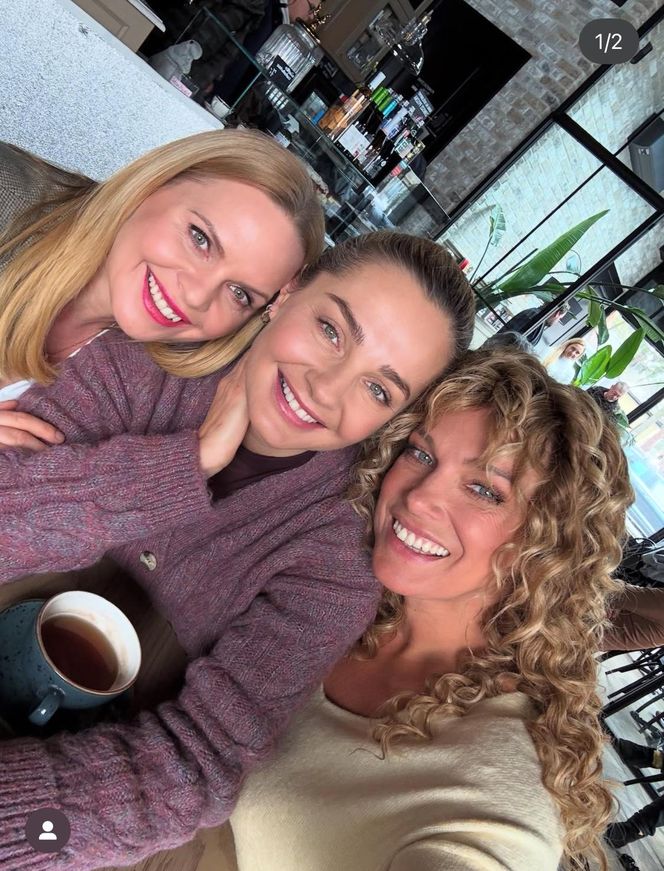 Przyjaciółki, 26 sezon. Inga (Małgorzata Socha), Patrycja (Joanna Liszowska) Anka (Magdalena Stużyńska)