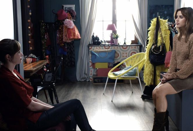 M jak miłość odc. 1871. Kama (Michalina Sosna), Ania (Alina Szczegielniak)