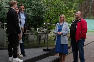 	M jak miłość odc. 1842. Kacper (Bartosz Ziewiec), Magda (Anna Mucha), Kinga (Katarzyna Cichopek), Jagoda (Katarzyna Kołeczek), Tadeusz (Bartłomiej Nowosielski)