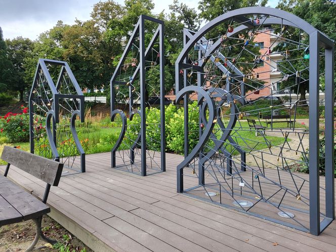 Miłość na kłódkę. Tu zakochani zostawiają symbol swoich uczuć!