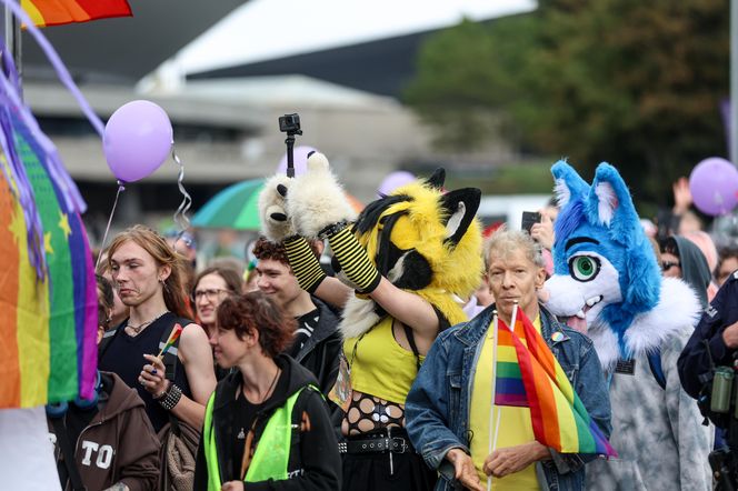 Marsz Równości w Katowicach 2025. Setki ludzi przeszło ulicami miasta. Były protesty