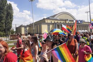Marsz Równości w Łodzi. Radosny i kolorowy tłum przeszedł przez miasto RELACJA i ZDJĘCIA