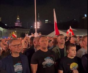 Karol Nawrocki śpiewa (nie)zakazane piosenki