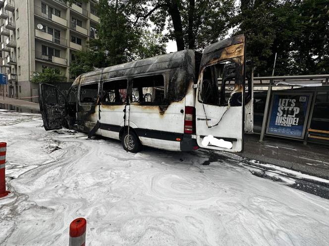 Pożar busa w Krakowie. Utrudnienia pod Jubilatem