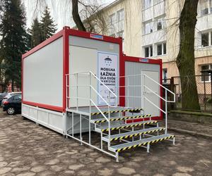 Druga mobilna łaźnia dla bezdomnych w Łodzi. Sprawdziliśmy, jak wygląda!