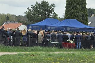 Kobyla Góra, pogrzeb zamordowanych sióstr 