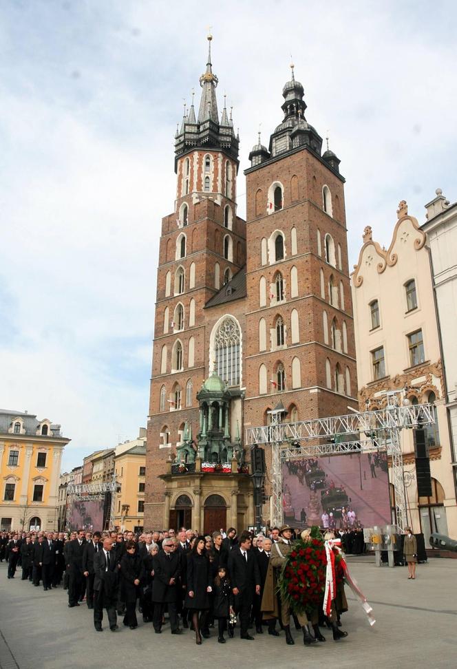 Rocznica pogrzebu Lecha i Marii Kaczyńskich na Wawelu