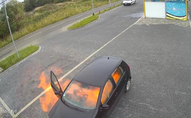 Potężny wybuch podczas czyszczenia auta w Jeleniej Górze