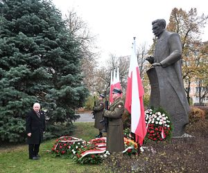 Jarosław Kaczyński wraz z delegacją PiS złożył wieńce przed pomnikami Ojców Niepodległości