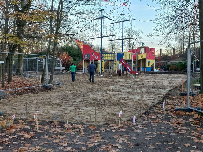 ​Statek dla dzieci w Parku Tysiąclecia w Lesznie odzyska dawny blask. Wymienią stare elementy placu zabaw, dołożą nowe