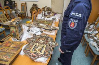 Policjanci przejęli ponad sto dzieł sztuki. Z Rosji trafiły do Warszawy i Żyrardowa