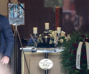Tłumy na pogrzebie legendy polskiego rapu. Pożegnaliśmy Jokę z Kalibra 44