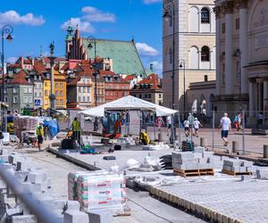 Remont nawierzchni Krakowskiego Przedmieścia w Warszawie w 2024 r.