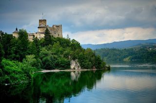 To najpiękniejsze zamki w Polsce. Poczujesz się tam jak w bajce