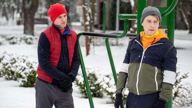 Barwy szczęścia, odcinek 2465, Patryk (Konrad Skolimowski), Justin (Jasper Sołtysiewicz)