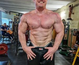 Tak wygląda Krzysztof Radzikowski bez koszulki