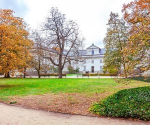 Łazienki Królewskie w Warszawie jesienią