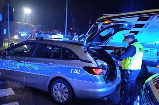 Kierowca wjechał w słup, pasażerka nie żyje. 37-latek nie powinien wsiadać za kółko