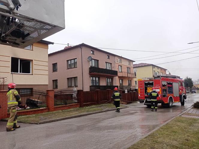 Urządzenie elektryczne przyczyną pożaru przy Łysogórskiej w Starachowicach