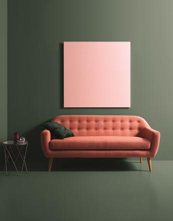Różowa sofa