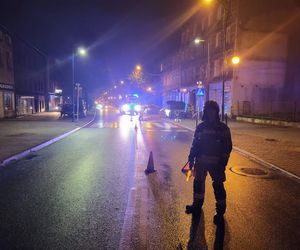 Groźne zdarzenie w Piekarach Śląskich. Rozpędzony samochód wjechał w budynek mieszkalny