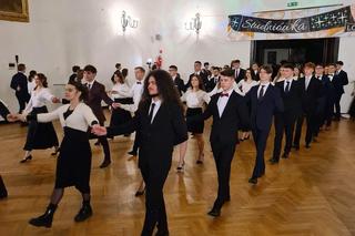 Studniówka I Liceum Ogólnokształcącego im. Adama Mickiewicza w Olsztynie [ZDJĘCIA]