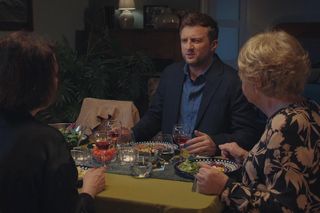 M jak miłość odc. 1813. Bartek (Arkadiusz Smoleński), Barbara (Teresa Lipowska), Marysia (Małgorzata Pieńkowska