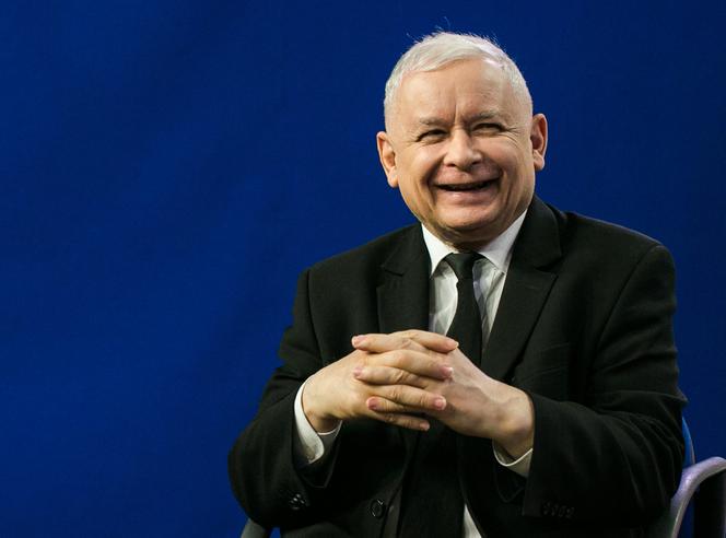 Najnowszy sondaż partyjny. Gdy Kaczyński wstanie, to aż się uśmiechnie!