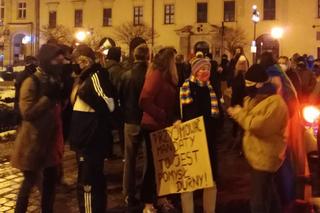 Kraków: Protestowali na Rynku Głównym w związku z tzw. ustawą mandatową