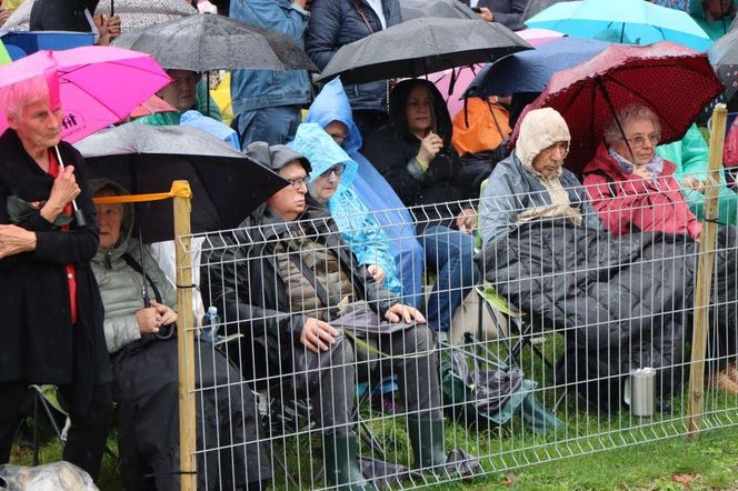 Odpust w Gietrzwałdzie. Do słynącej z Objawień Maryjnych miejscowości przyjechały tłumy