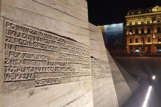 Nocne odsłonięcie pomnika pułkownika Kuklińskiego [ZDJĘCIA]