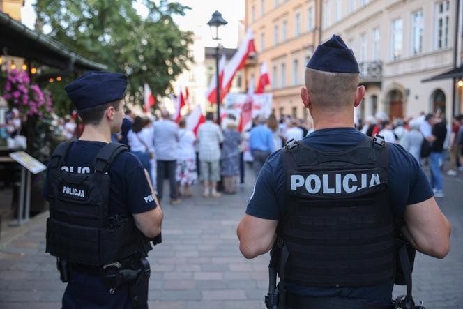 Rodzice Andrzeja Dudy na proteście