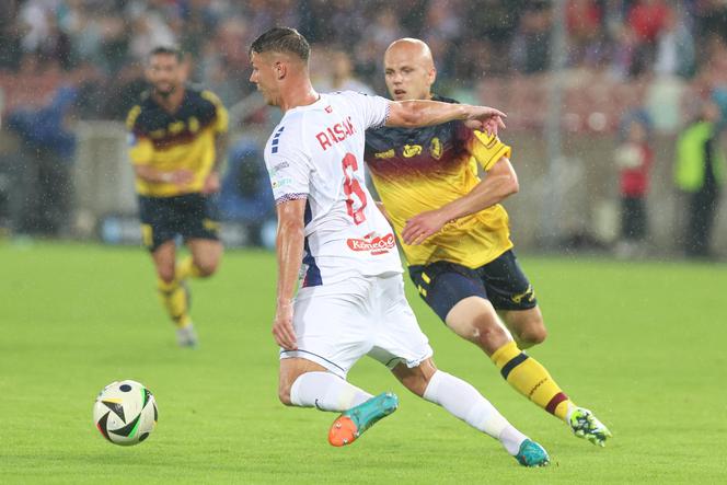 Górnik Zabrze wygrywa z Pogonią Szczecin. Na trybunach zasiadło blisko 19 tys. kibiców