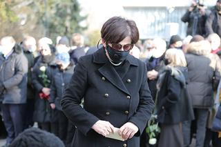 Pogrzeb Jana Lityńskiego. Wzruszające słowa żony nad grobem. Był moim mistrzem, mężem i kochankiem [RELACJA Z UROCZYSTOŚCI, ZDJĘCIA] 