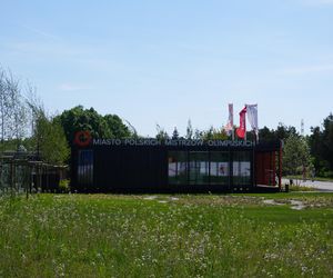 Budowa osiedla Mistrzów Olimpijskich pod Warszawą. Udziałowcem Robert Lewandowski. Maj 2025
