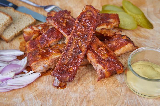 Soczyste żeberka pieczone w miodzie i musztardzie