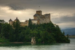 TOP 7 nawiedzonych miejsc w Polsce! Lokacje tylko dla odważnych! Odważysz się tam wybrać? 
