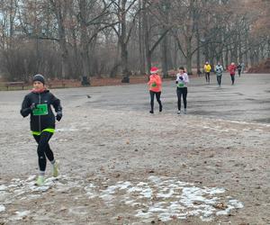 Przedświąteczne zawody sportowe. Łodzianie biegają i pomagają