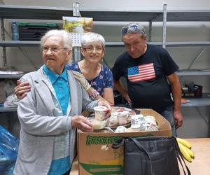 Najstarsza wolontariuszka w Lesznie. Pani Ewa ma 95 lat i codziennie pomaga w Leszczyńskim Banku Żywności