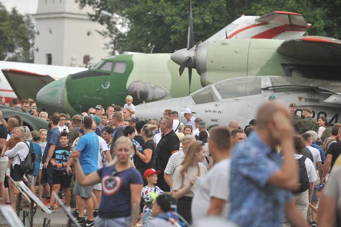 Armaty zagrzmiały w Warszawie. Obchody święta Wojska Polskiego