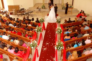 Piosenki na ślub kościelny i cywilny - najmodniejsze piosenki ślubne