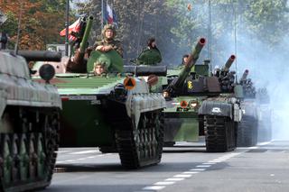 Defilada wojsk w Warszawie